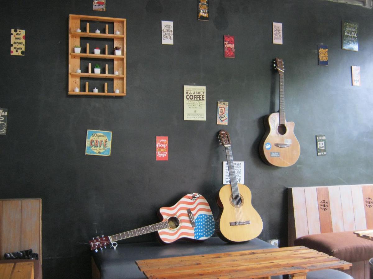 Aqilakost N Cafe Gadog Puncak Hotel Bogor Buitenkant foto